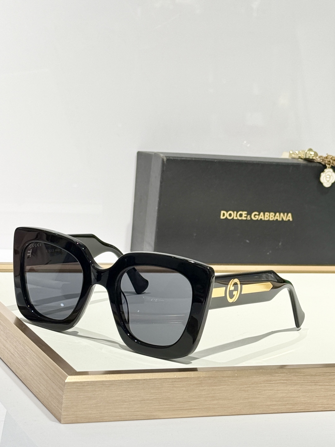  GUCC*
MODEL：GG1556S
SIZE：52口25-145
