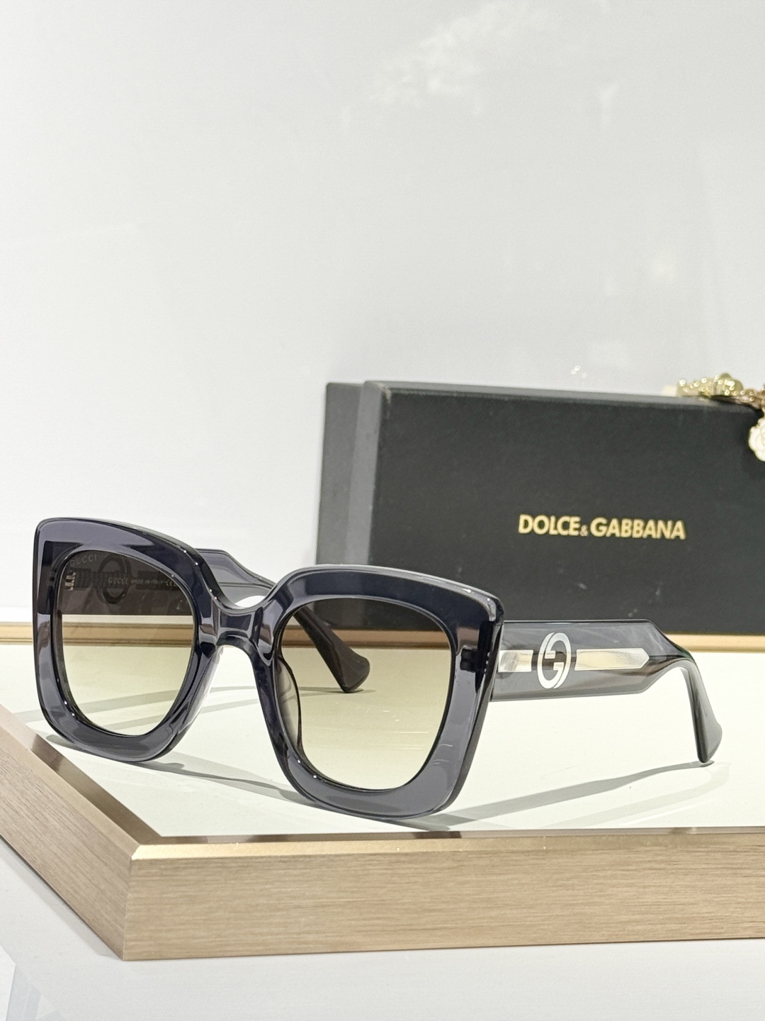  GUCC*
MODEL：GG1556S
SIZE：52口25-145
