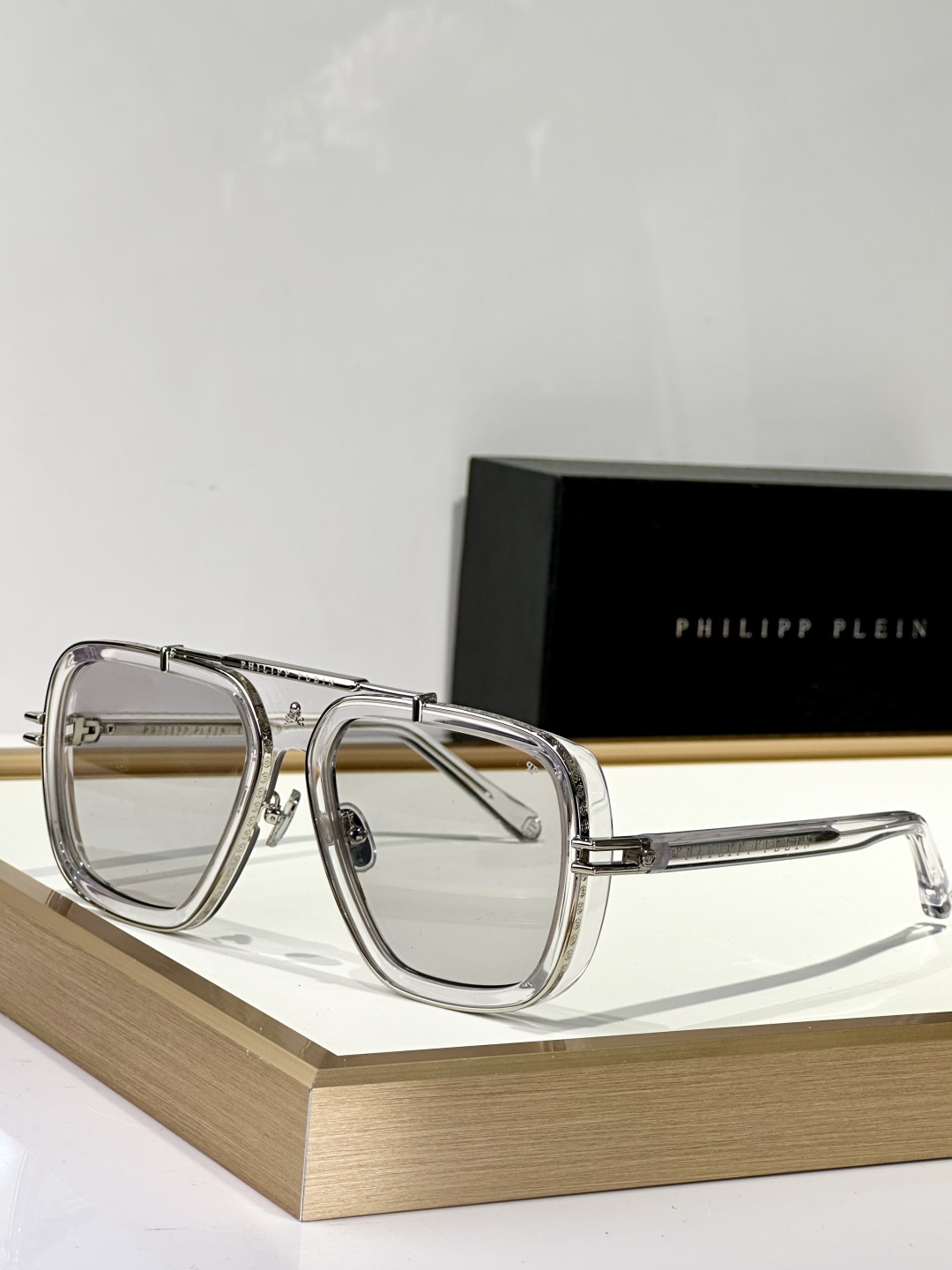 PhiliPP Plein
Mod：SPM
Size：57口19-145
品质保证
金属电镀
质感看得见