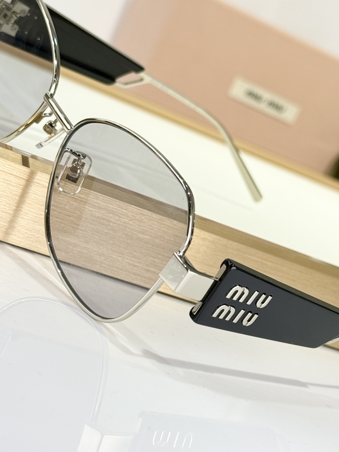  𝙈𝙄𝙐 𝙈𝙄𝙐
MOD SMU67WS
Size：55口18 145
