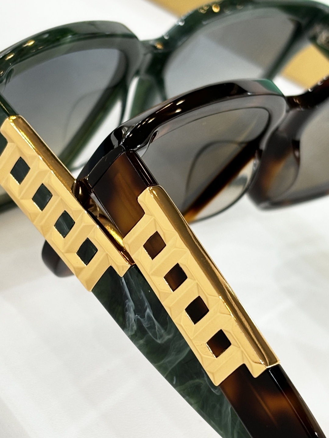  TIFFANY&Co
MODEL：TF5016 
SIZE：56口17-143
