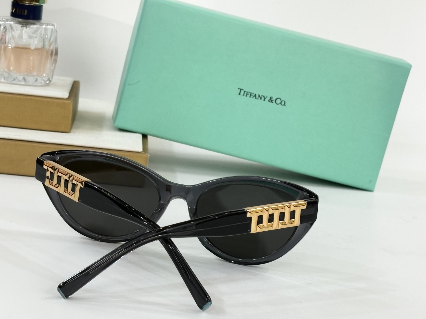  TIFFANY&Co.
MODEL：TF5015 
SIZE：56口19-143

