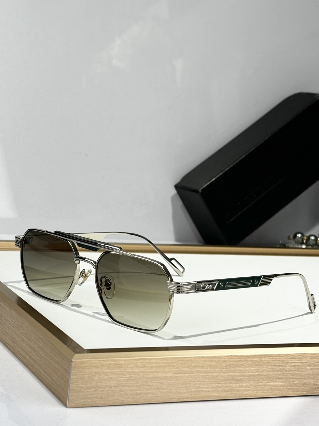  CAZAL
MODEL：MOD.757 
SIZE：56口17-140
