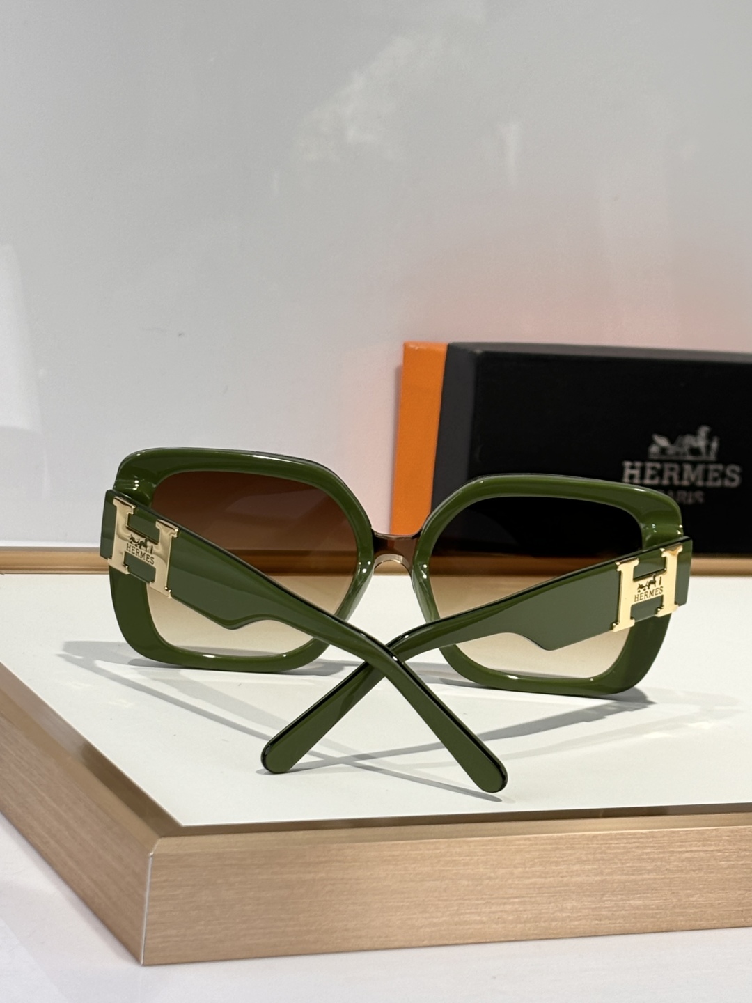  HERMES
经典款
MOD：HS1907
size：55-18-145
