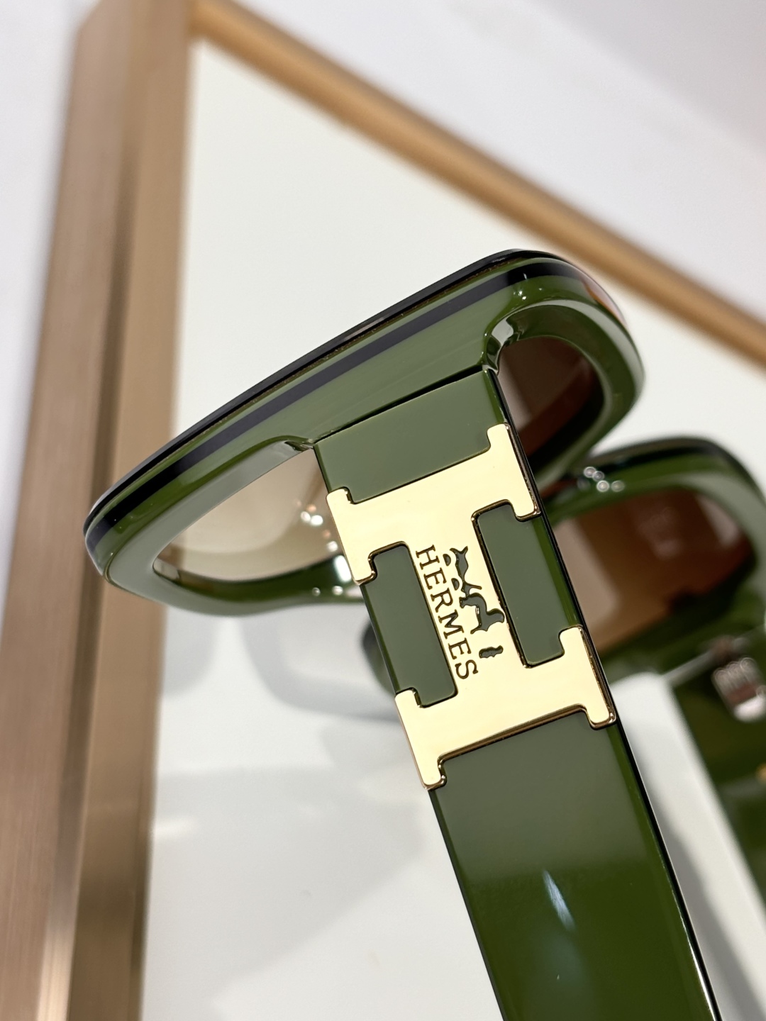  HERMES
经典款
MOD：HS1907
size：55-18-145
