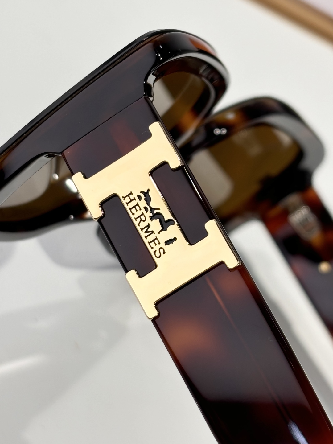  HERMES
经典款
MOD：HS1907
size：55-18-145
