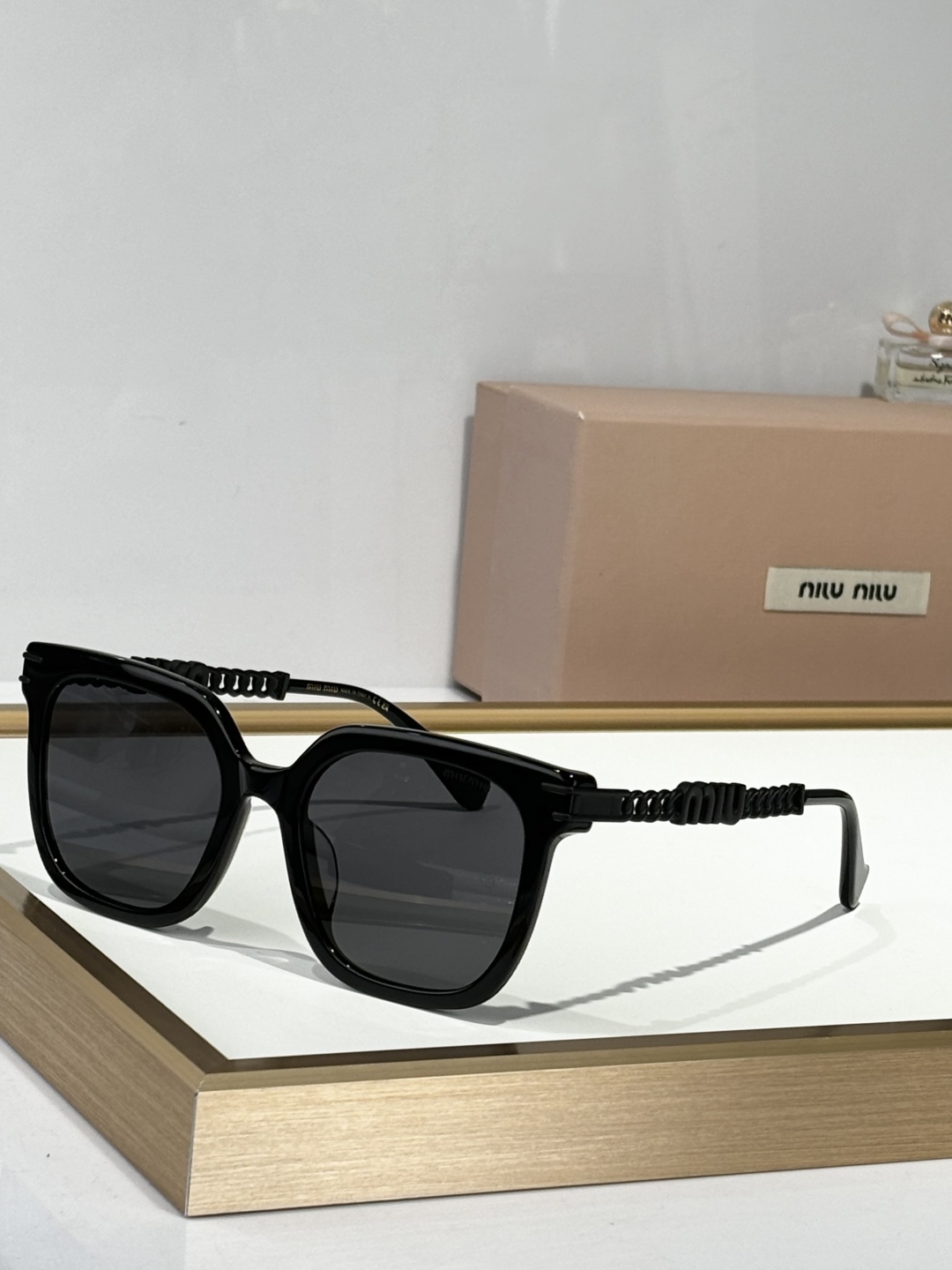 ￼  MIU MI*
MODEL ：VAU6S1
SIZE：54口20-145
