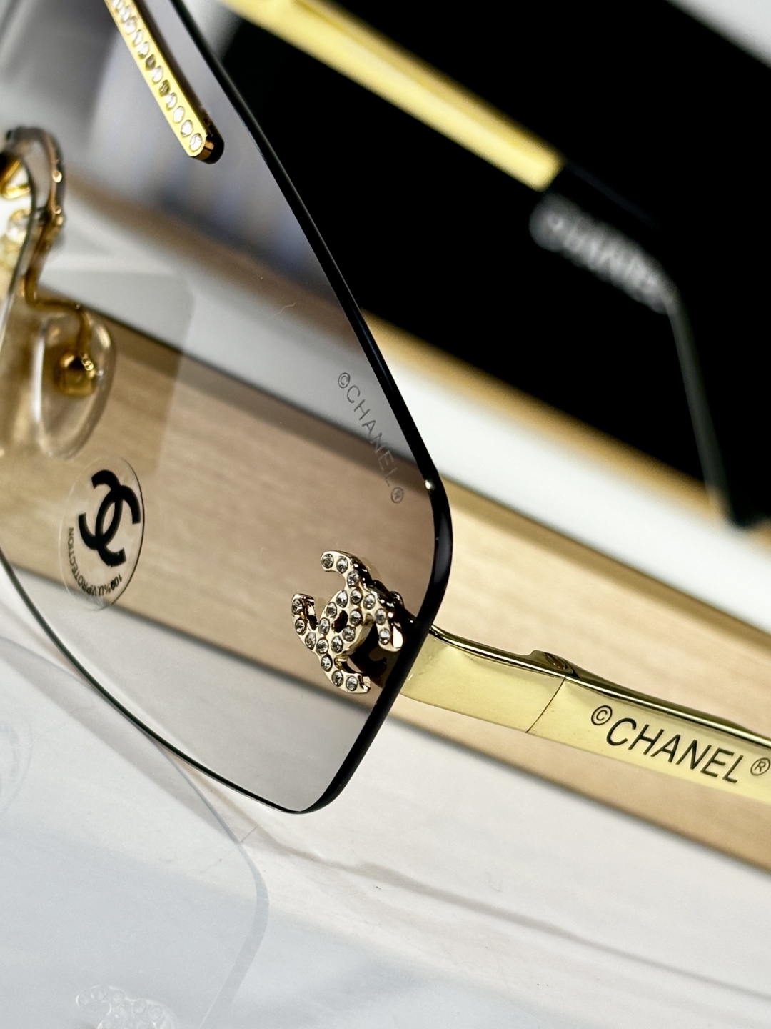  OVERSIZED 
CHANEL
MODEL：CH4267
SIZE：145口0-145
