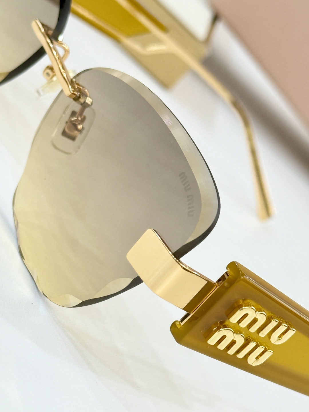   𝙈𝙄𝙐 𝙈𝙄𝙐
MOD：MU127AV
Size：60口16-142
