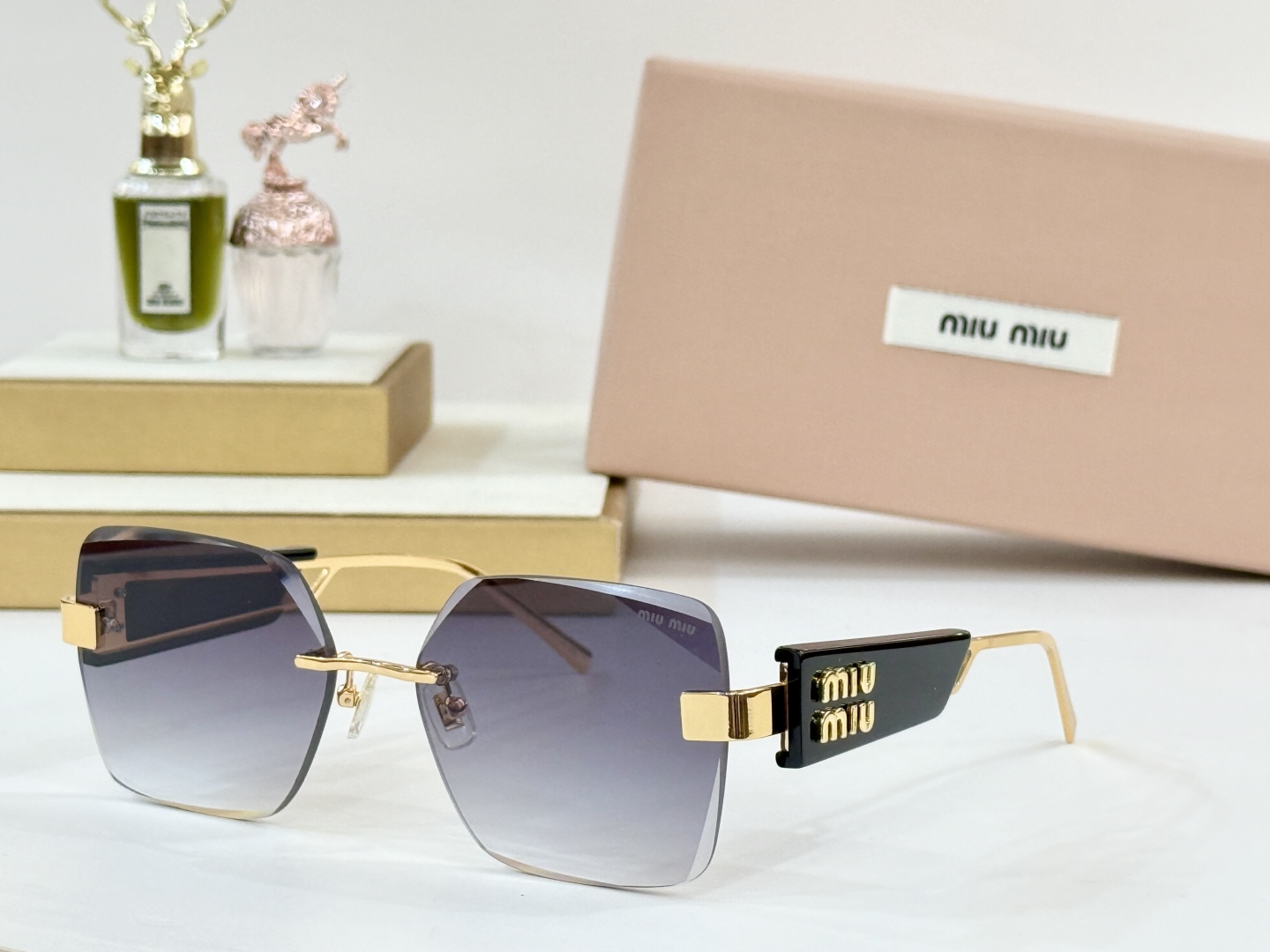   𝙈𝙄𝙐 𝙈𝙄𝙐
MOD：MU137AV
Size：58口17-142
