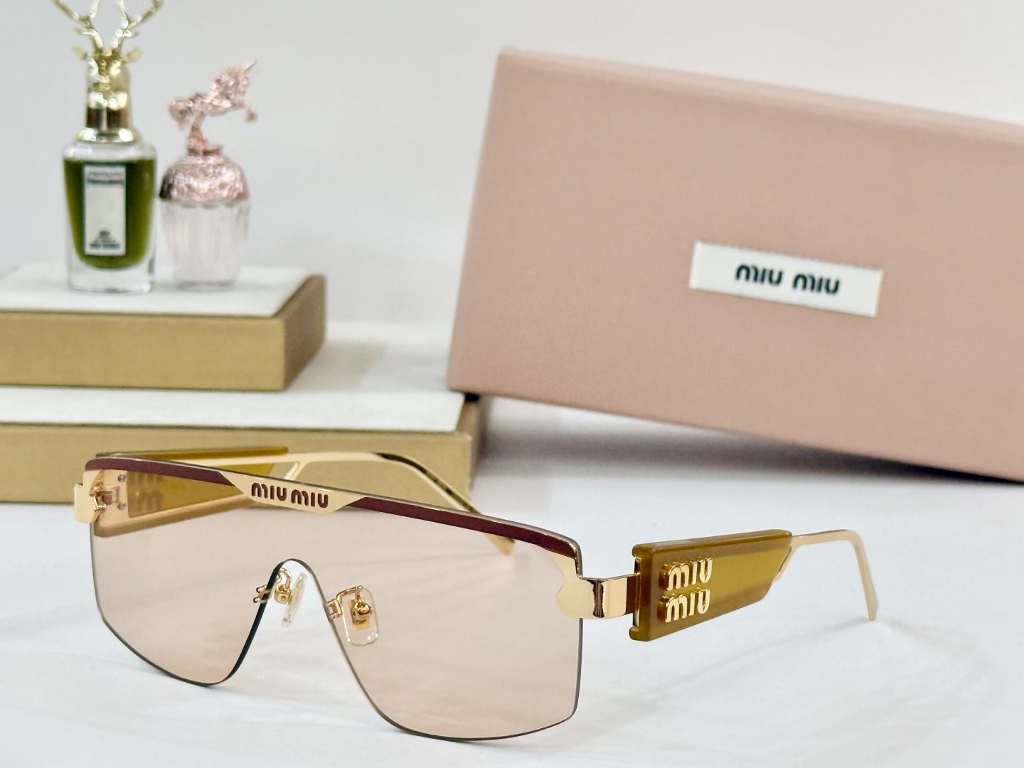   𝙈𝙄𝙐 𝙈𝙄𝙐
MOD：MU135AV
Size：133口0 142
