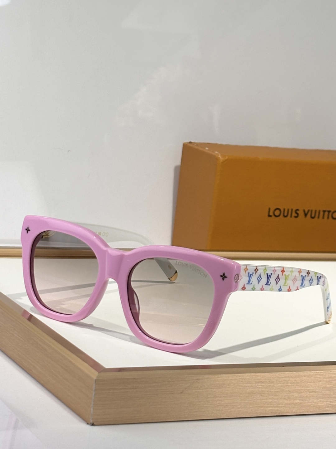  LOUI*
ModZ2725W
Size54-17-145
