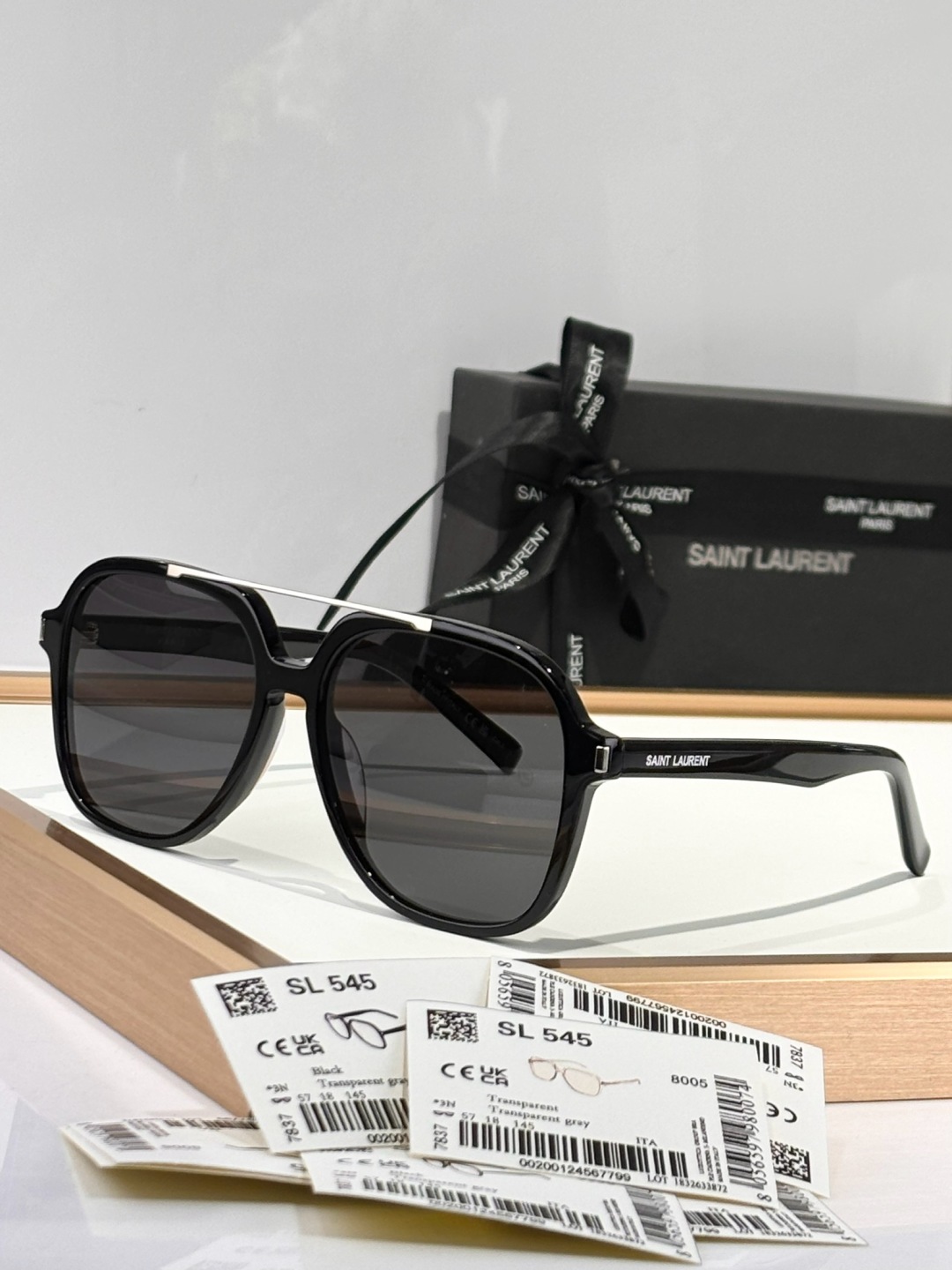  SAINT LAUREN*
TOP QUALITY 
𝑦𝑠𝑙火爆程度毋庸置疑
MODEL：SL545
