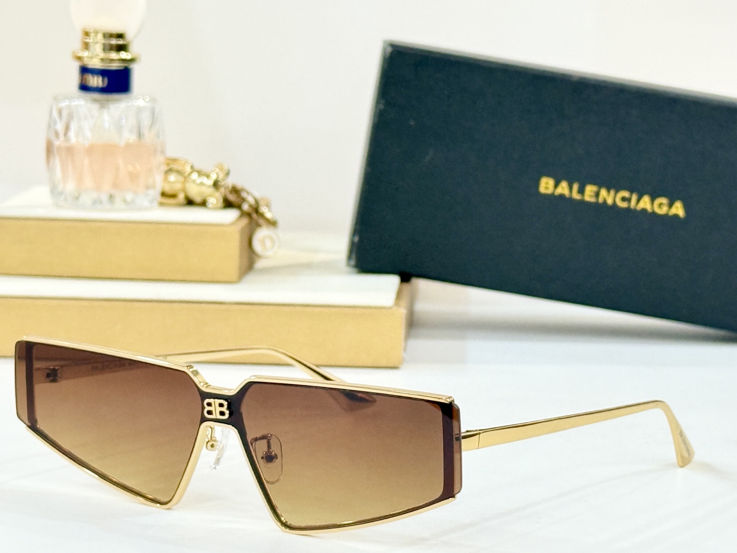  BALENCIAGA
MOD：BB0192S
Size：62口13 145
