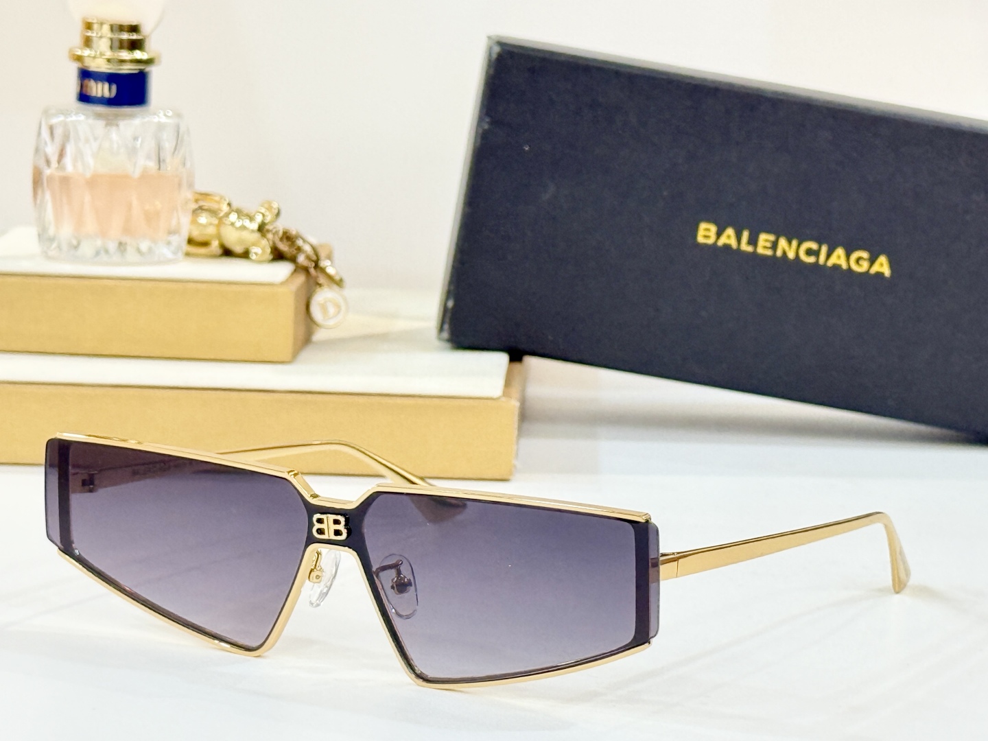  BALENCIAGA
MOD：BB0192S
Size：62口13 145
