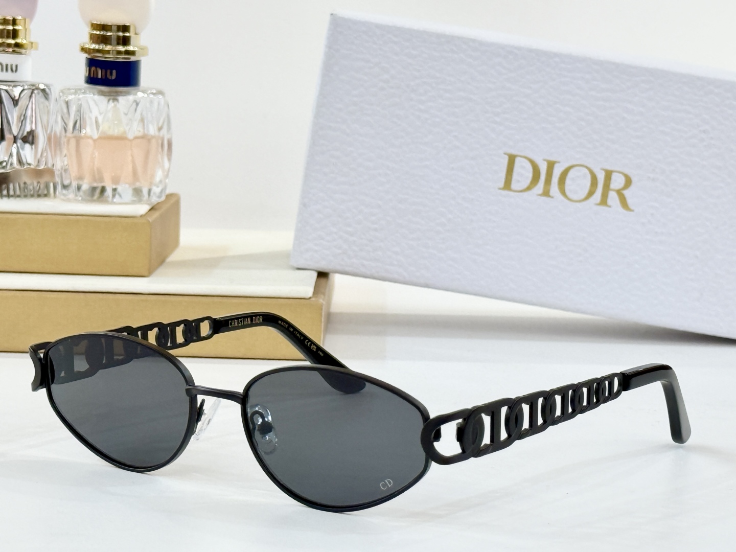  CHRISTIAN DIOR
MOD：2923 10A0
Size：56口18 142
