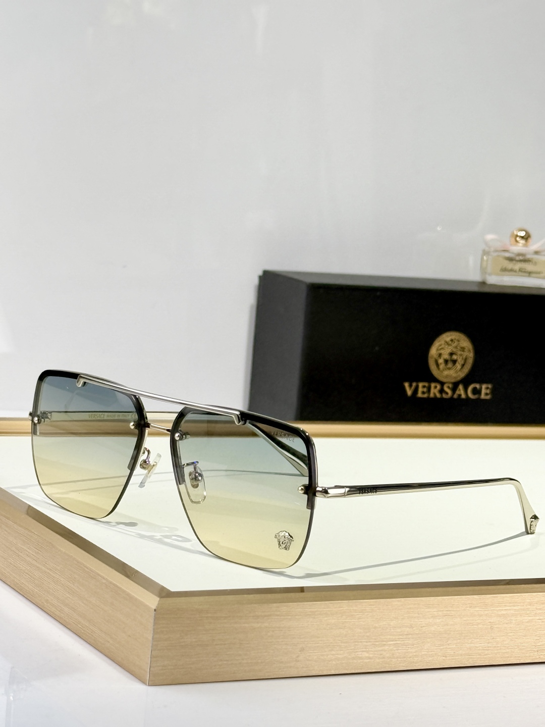  VERSACE
MOD：VE2232
Size：62口13 145
