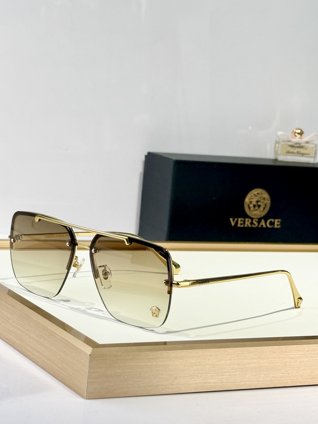  VERSACE
MOD：VE2232
Size：62口13 145
