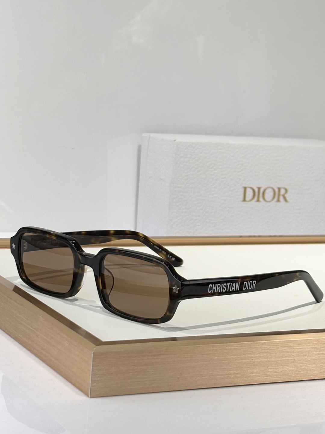 DIOR
MODEL Dior Pacific S3F 
SIZE：54口22-145

