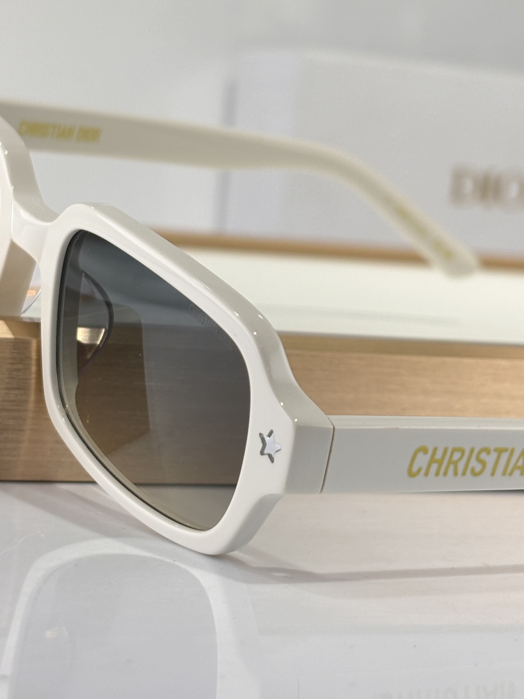  DIOR
MODEL Dior Pacific S3F 
SIZE：54口22-145

