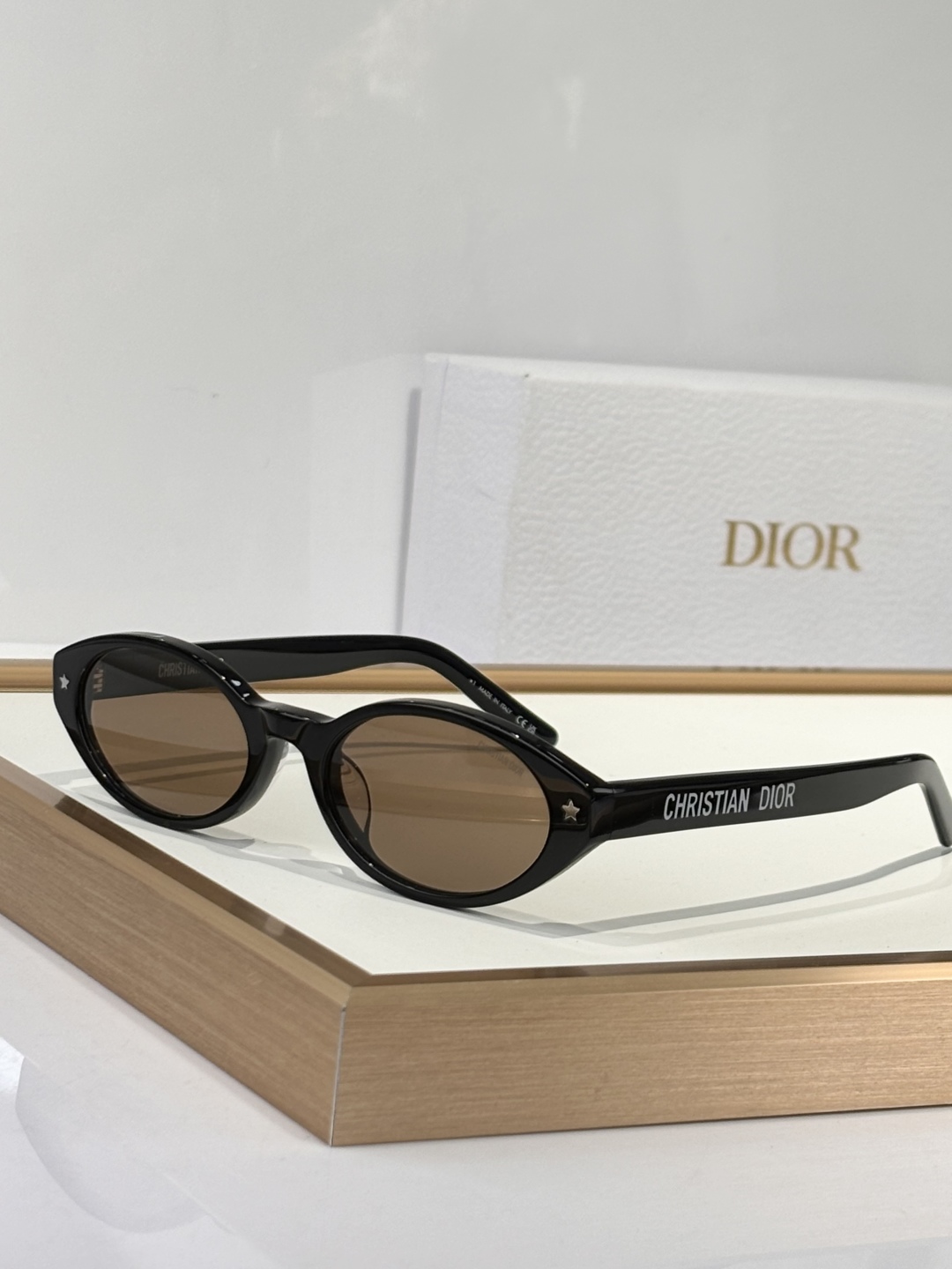  DIOR
MODEL Dior Pacific R1F 
SIZE：53口20-145
