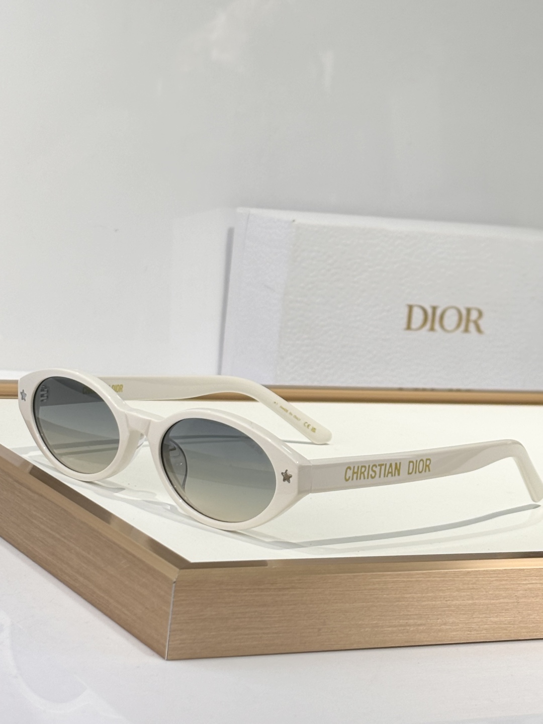  DIOR
MODEL Dior Pacific R1F 
SIZE：53口20-145
