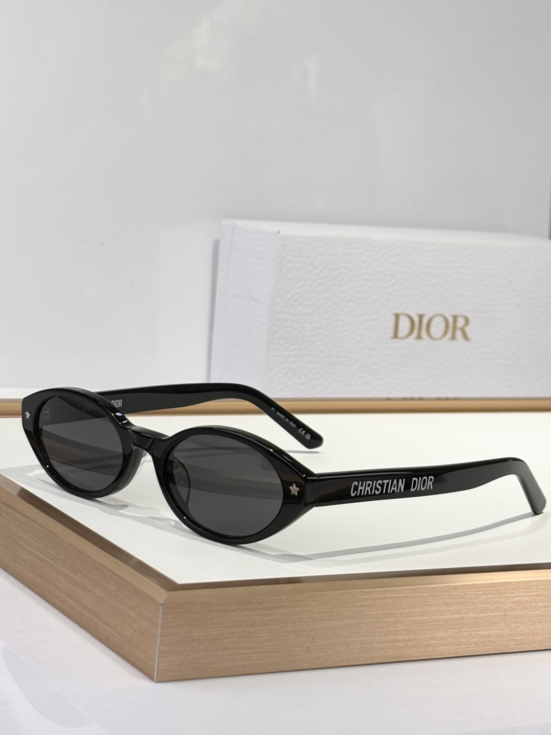  DIOR
MODEL Dior Pacific R1F 
SIZE：53口20-145
