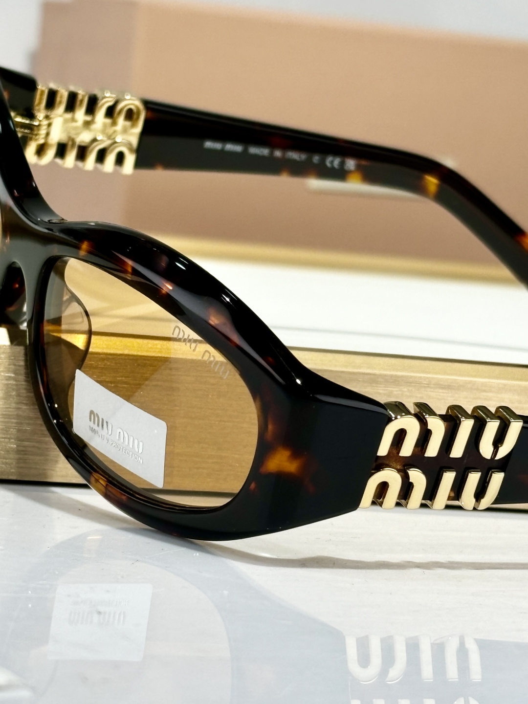  TOP QUALITY 
原版logo五金配件
MIU MI*
SMU14ZS
SIZE59-17-1