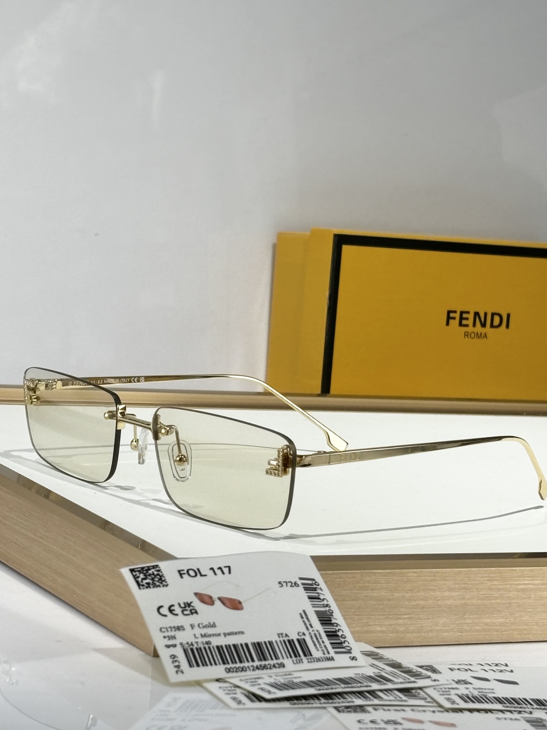 FFENDI* 
Photo chromic lenes 
Mod：FE4172US
里外双F，OBE定