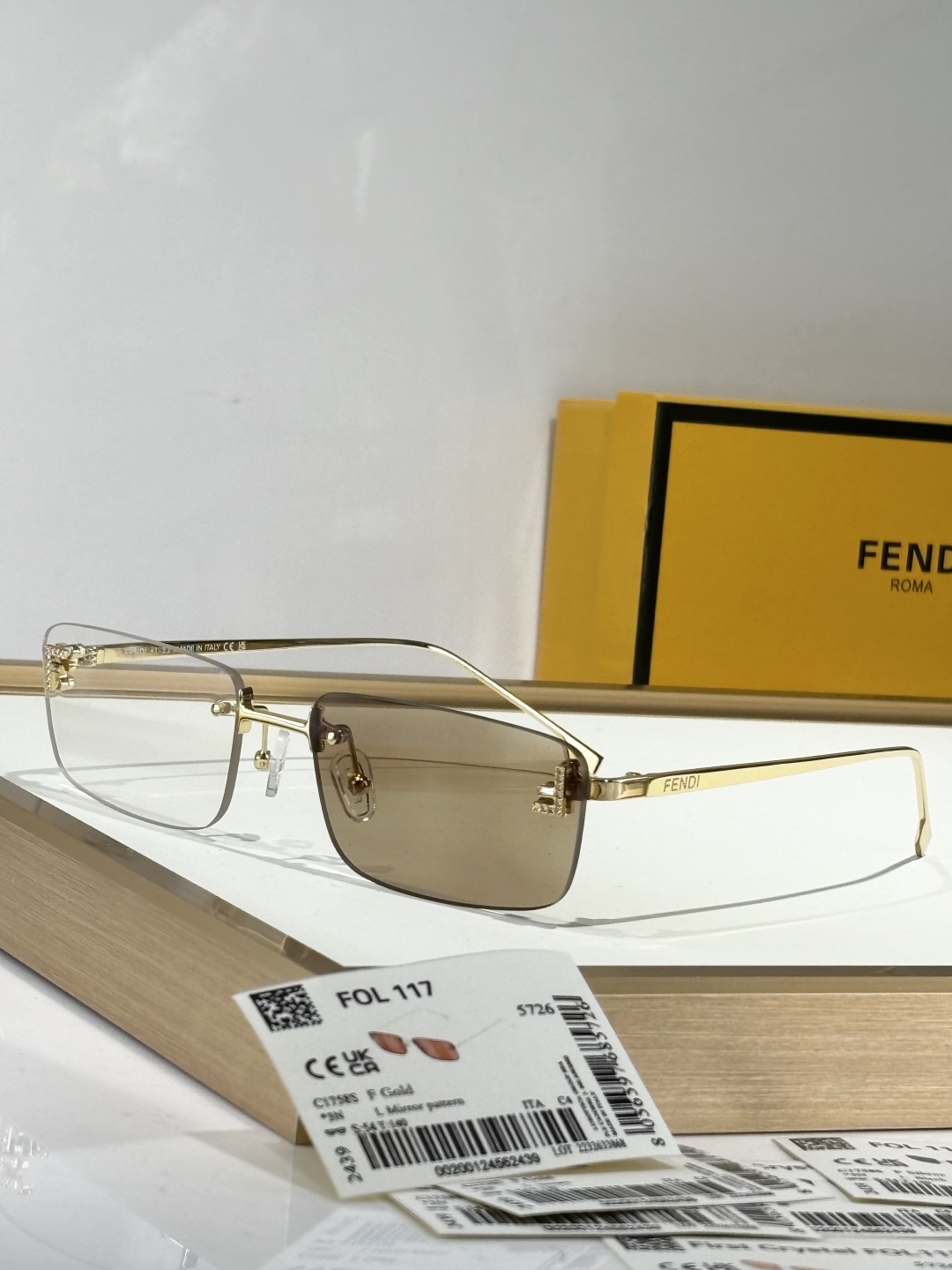 FFENDI* 
Photo chromic lenes 
Mod：FE4172US
里外双F，OBE定