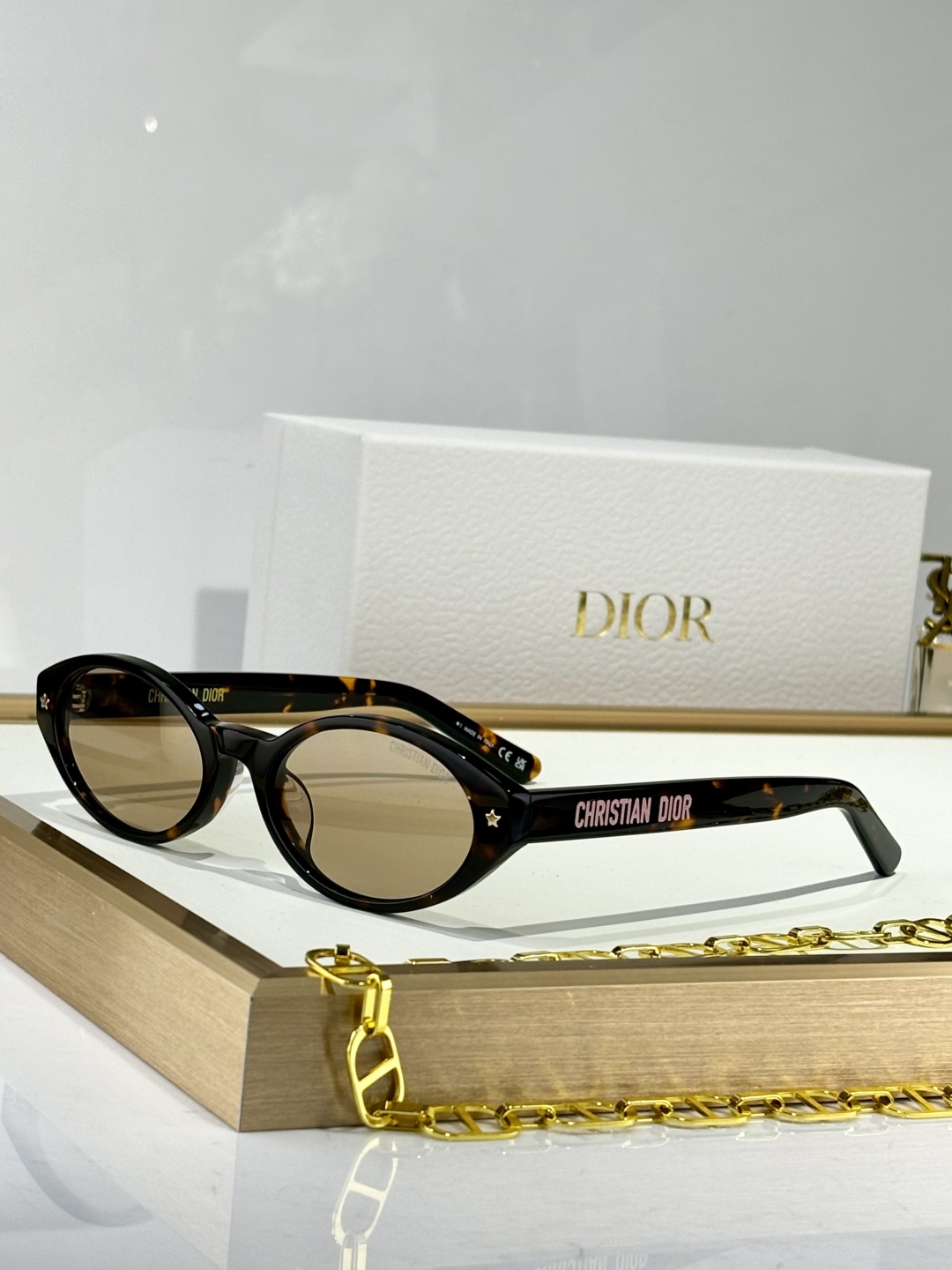 DIOR
MODEL DiorPacific R1I
SIZE：52口18-140
