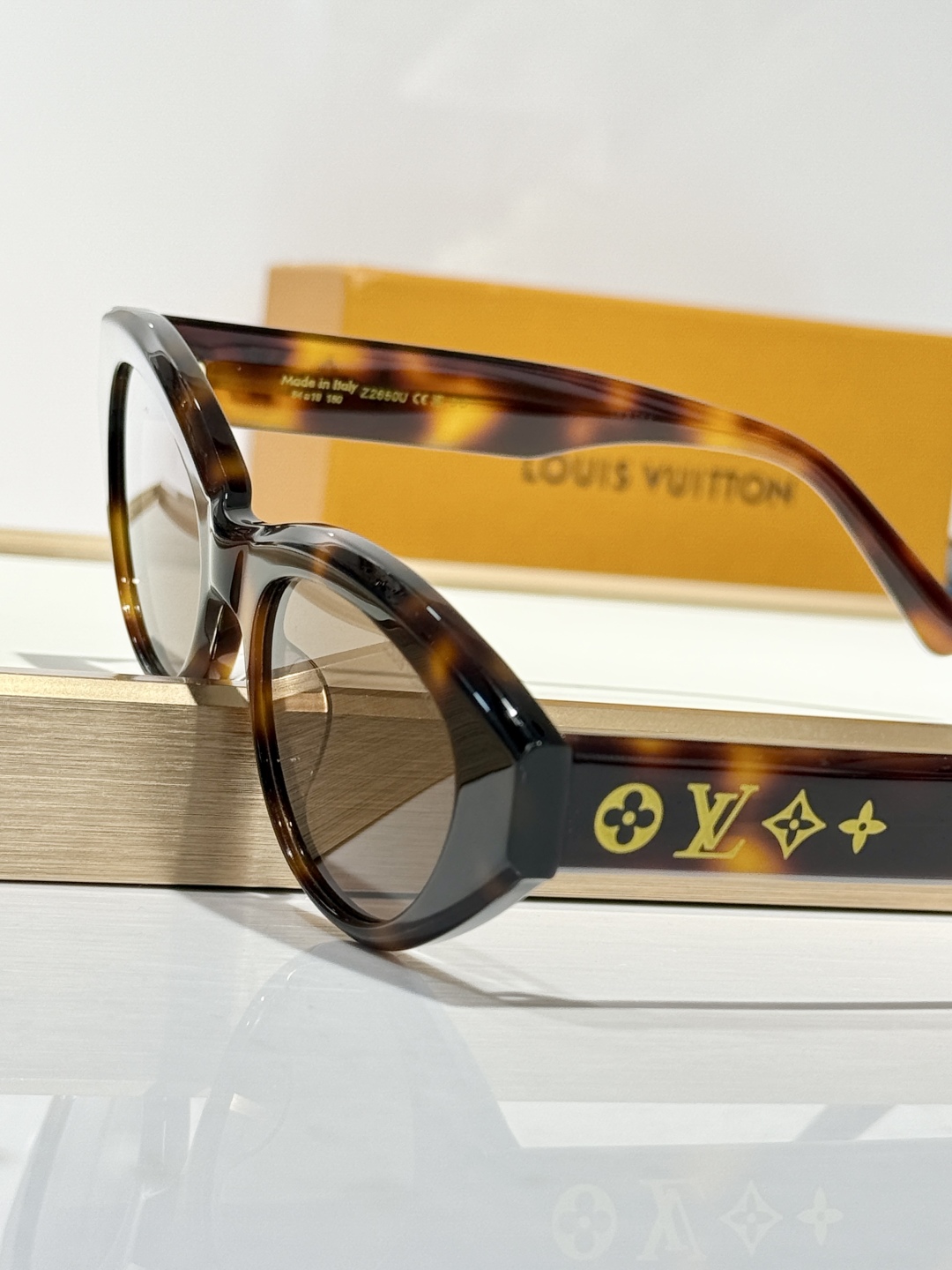  LOUIS VUITTO*
MODEL：Z2680U
SIZE54口19-150

