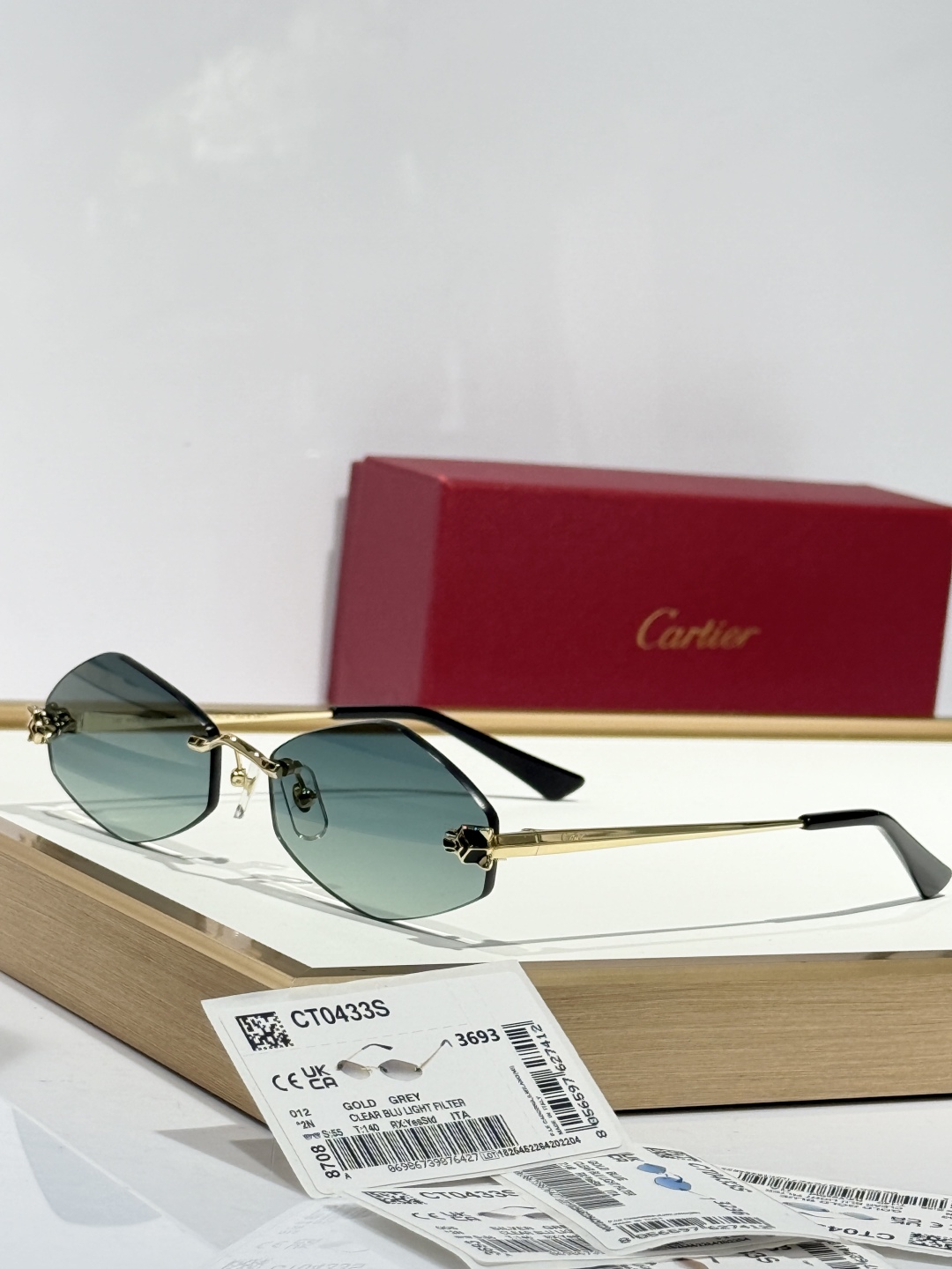 Cartier💘
Mod：CT0433S
Size：55-20-140
专属定制品质
zP 打版
高精