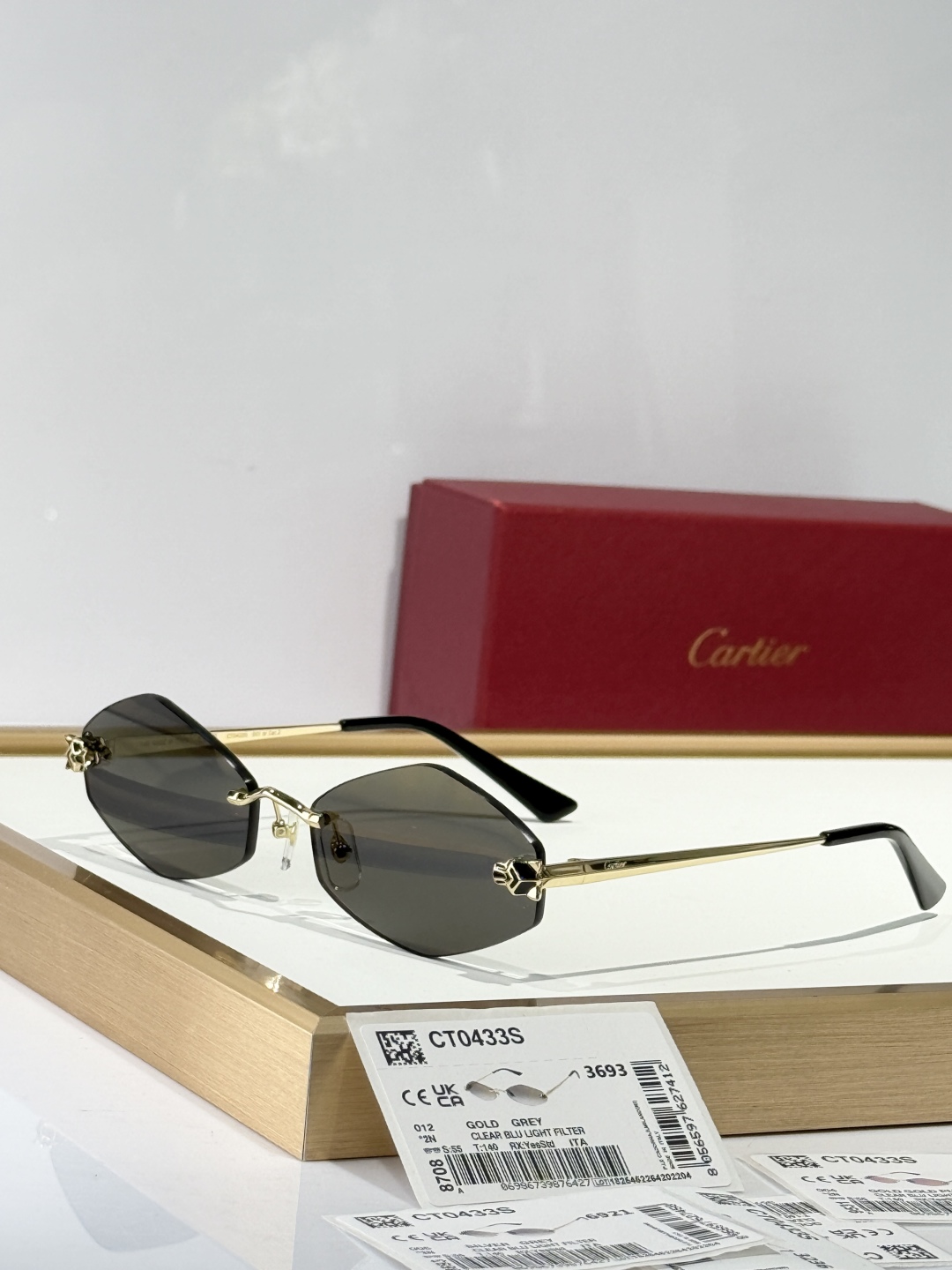  Cartier💘
Mod：CT0433S
Size：55-20-140
专属定制品质
zP 打版
高精