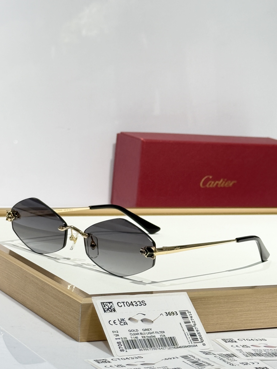  Cartier💘
Mod：CT0433S
Size：55-20-140
专属定制品质
zP 打版
高精