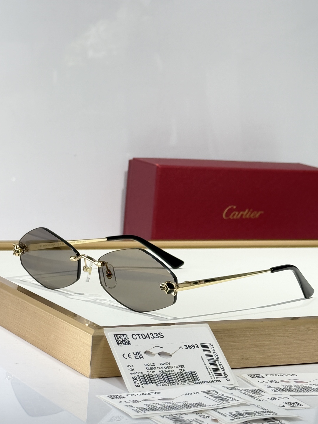  Cartier💘
Mod：CT0433S
Size：55-20-140
专属定制品质
zP 打版
高精