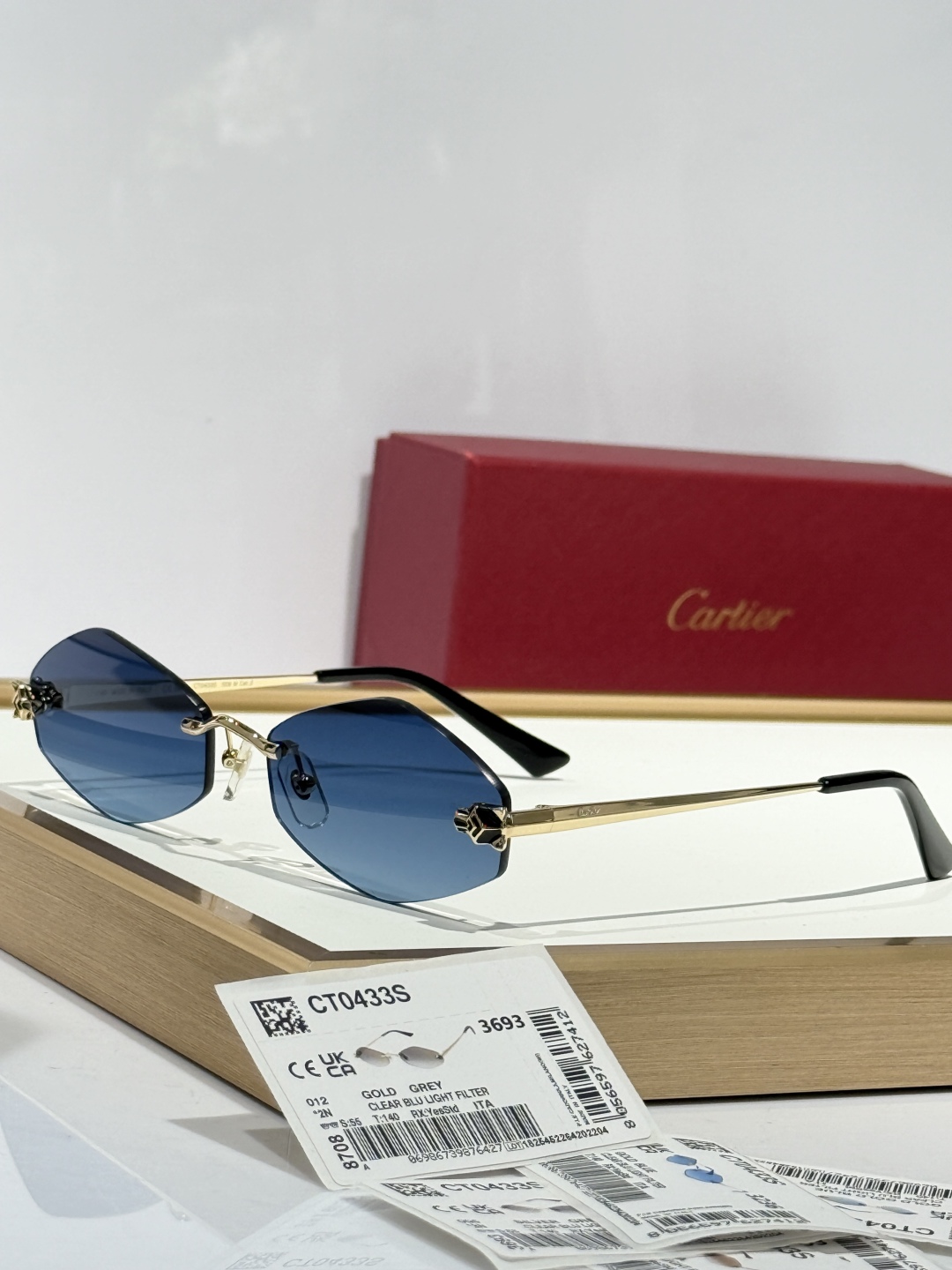  Cartier💘
Mod：CT0433S
Size：55-20-140
专属定制品质
zP 打版
高精