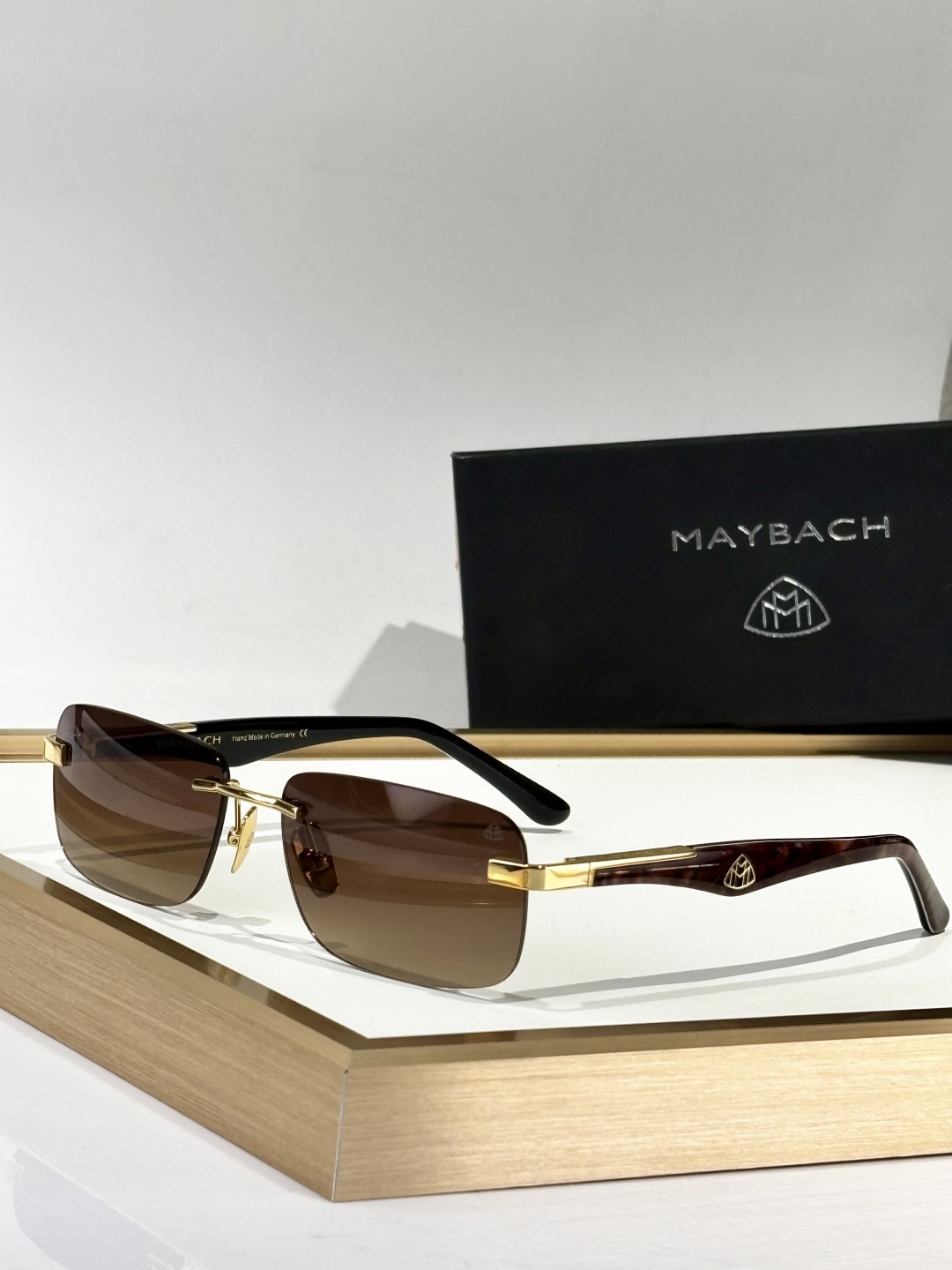  Maybach eyewear  
MODTHE ARTIST I
Siz 61-18-145
