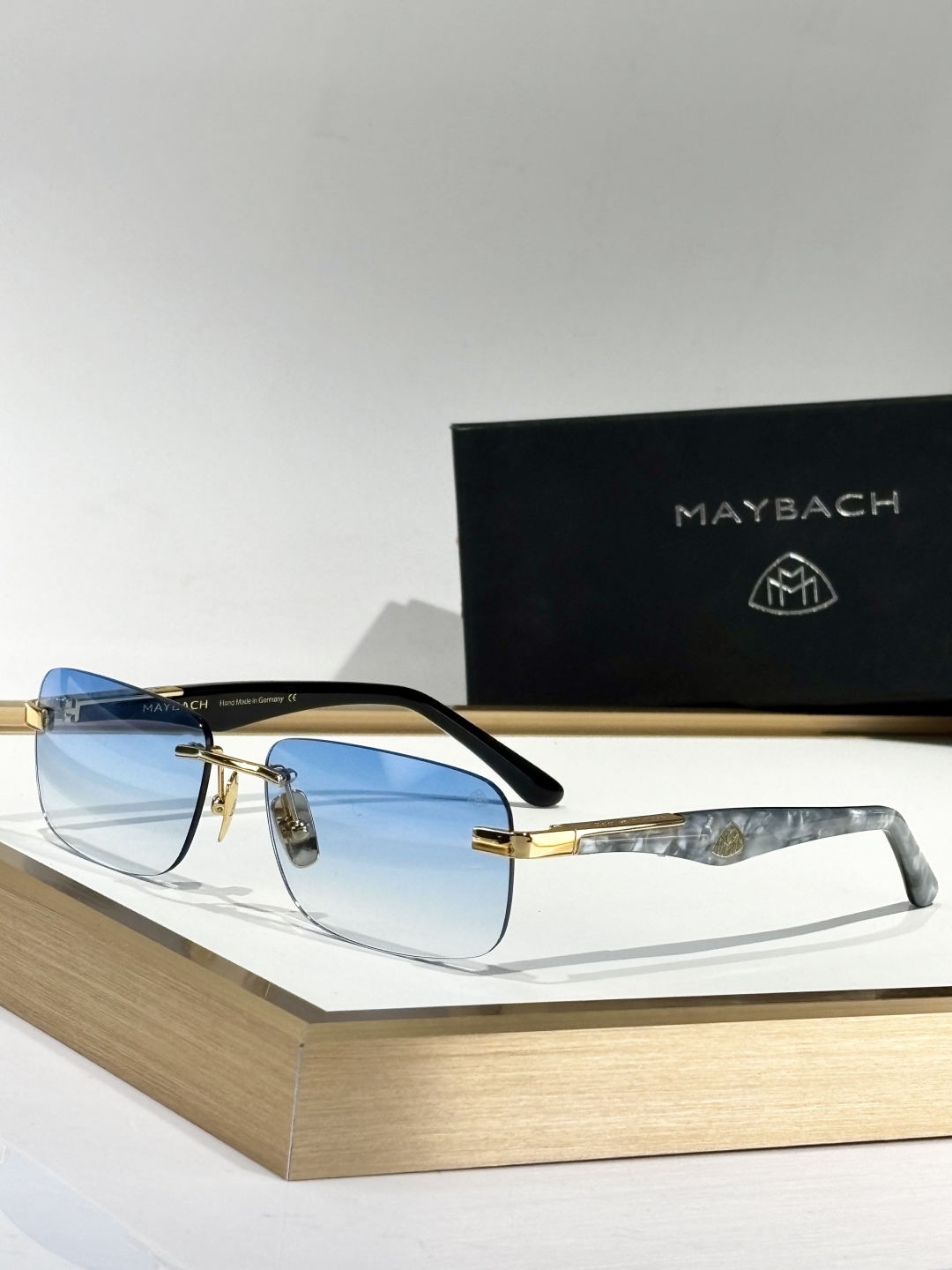  Maybach eyewear  
MODTHE ARTIST I
Siz 61-18-145
