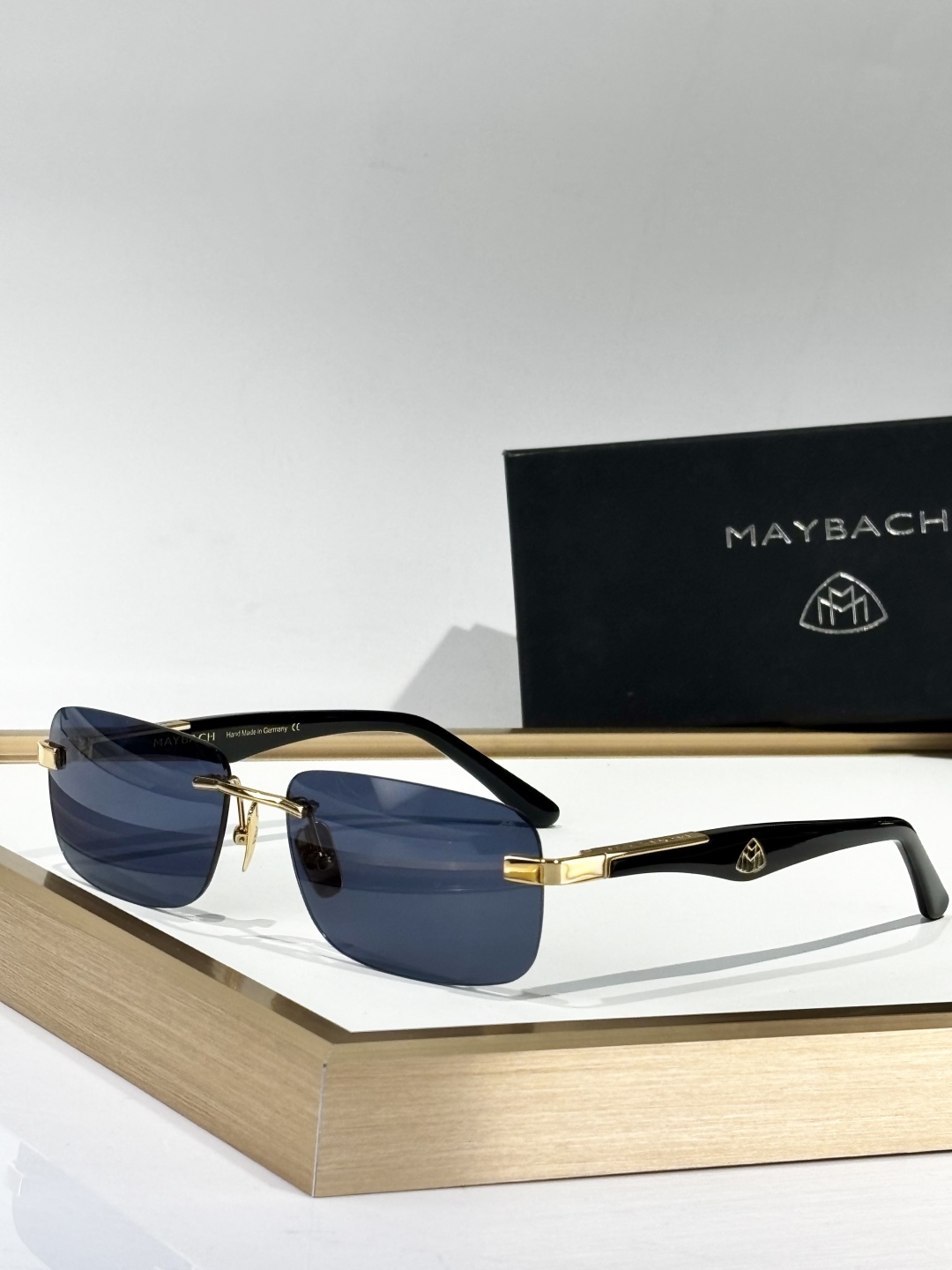  Maybach eyewear  
MODTHE ARTIST I
Siz 61-18-145

