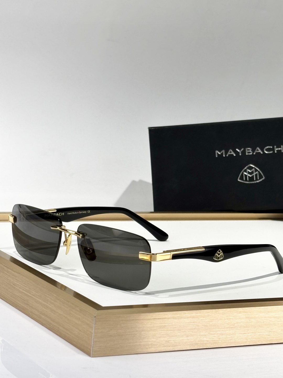  Maybach eyewear  
MODTHE ARTIST I
Siz 61-18-145
