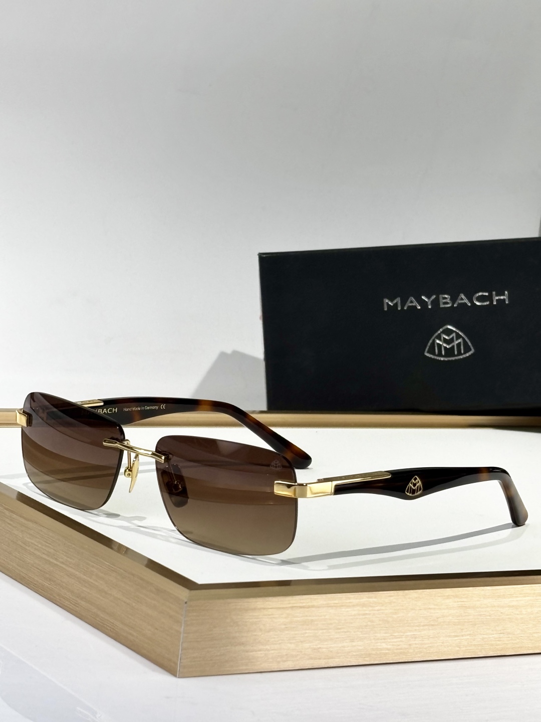  Maybach eyewear  
MODTHE ARTIST I
Siz 61-18-145
