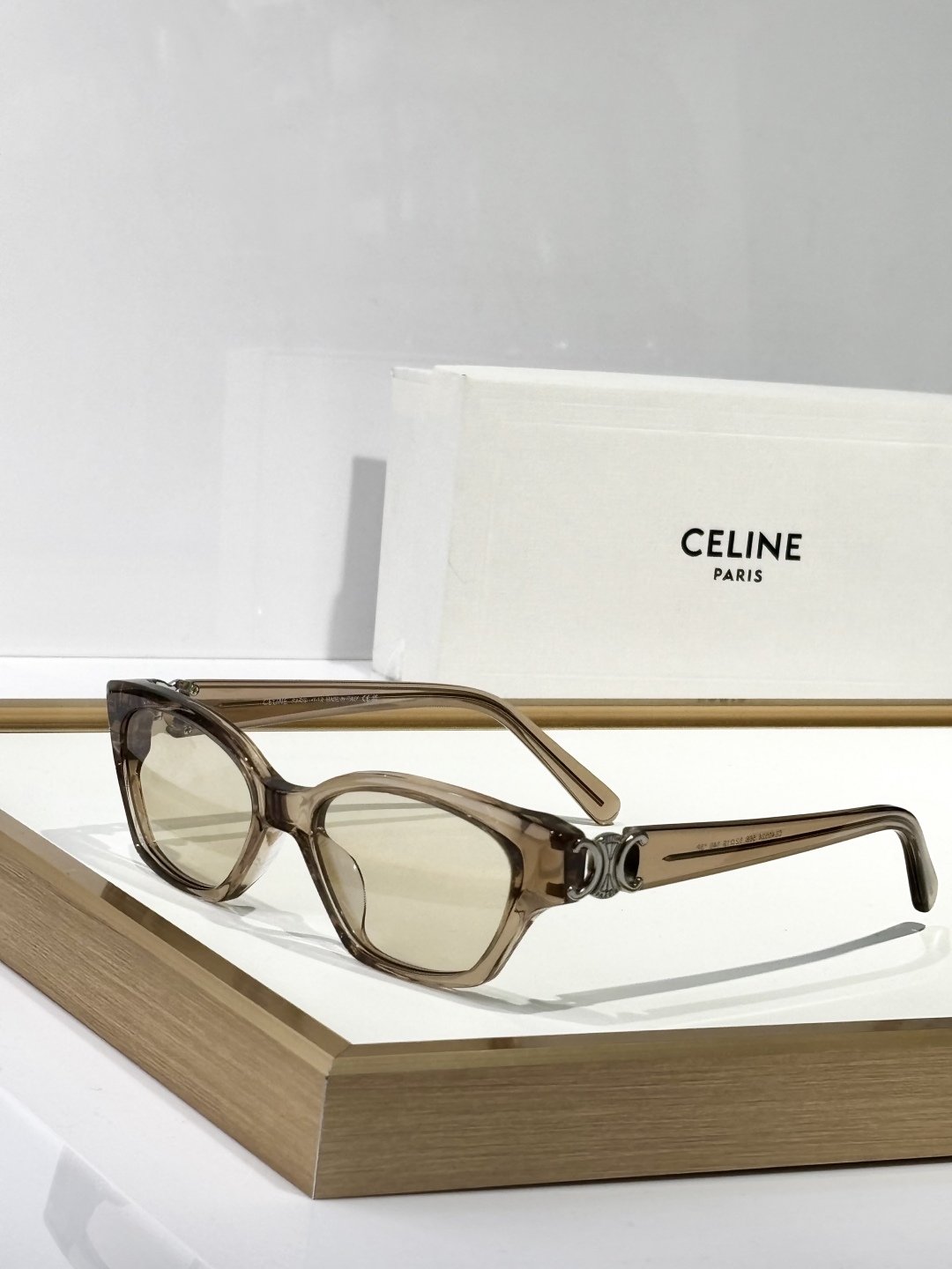  CELIN*
凯旋门logo
MOD：CL40524
Size：52口19-140 

