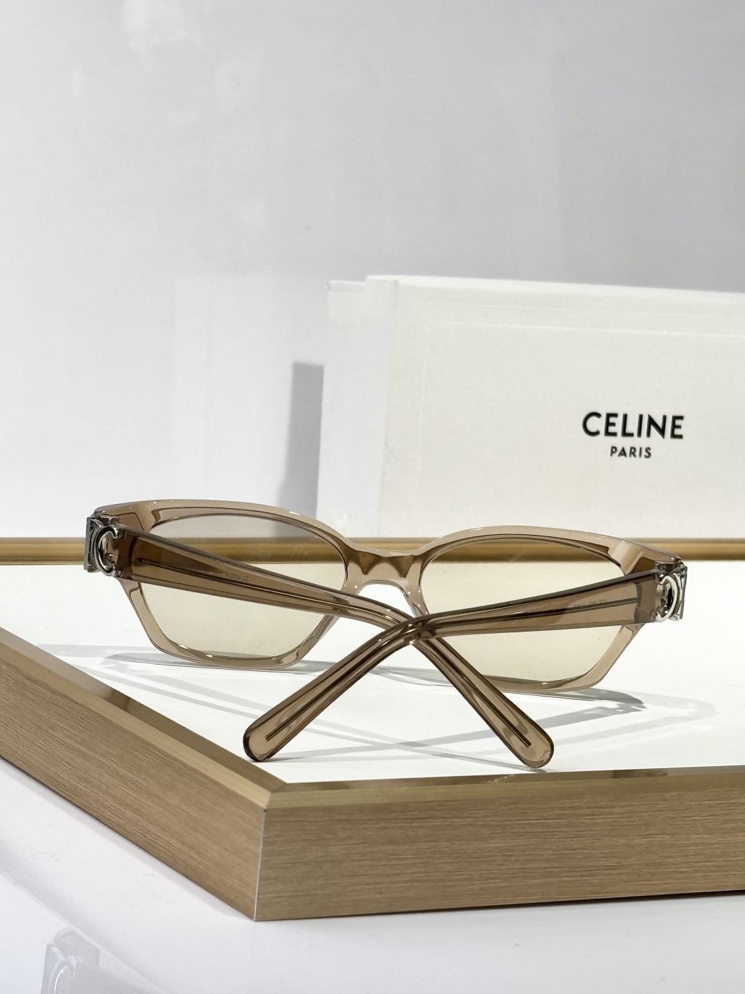  CELIN*
凯旋门logo
MOD：CL40524
Size：52口19-140 

