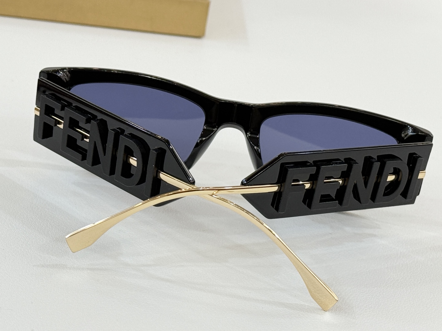 Fendi*
FE40108U
SIZE51口23-140✔️
