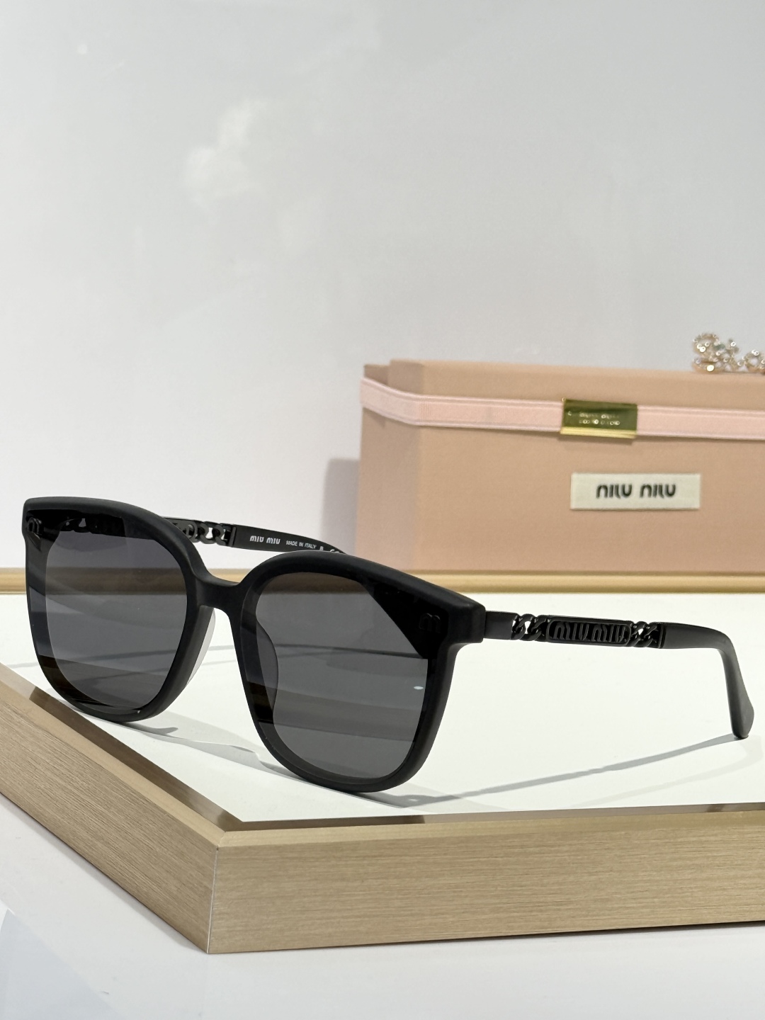  MIU MI*
MOD：SUM 70N
Size：55口18 145，
