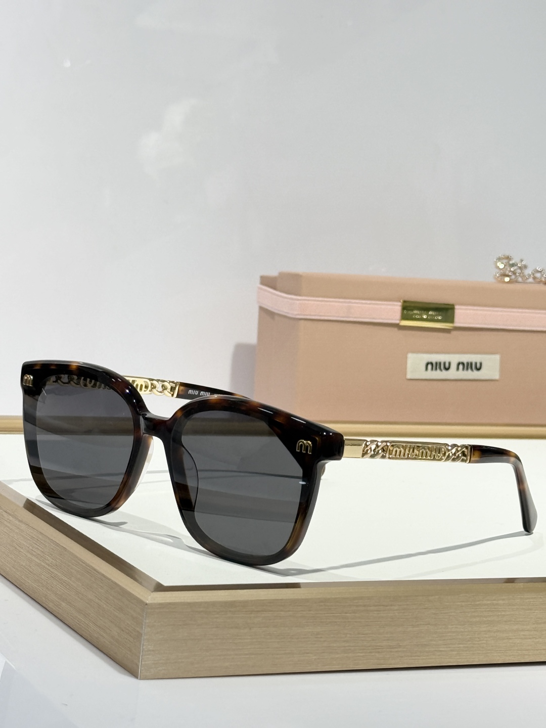  MIU MI*
MOD：SUM 70N
Size：55口18 145，
