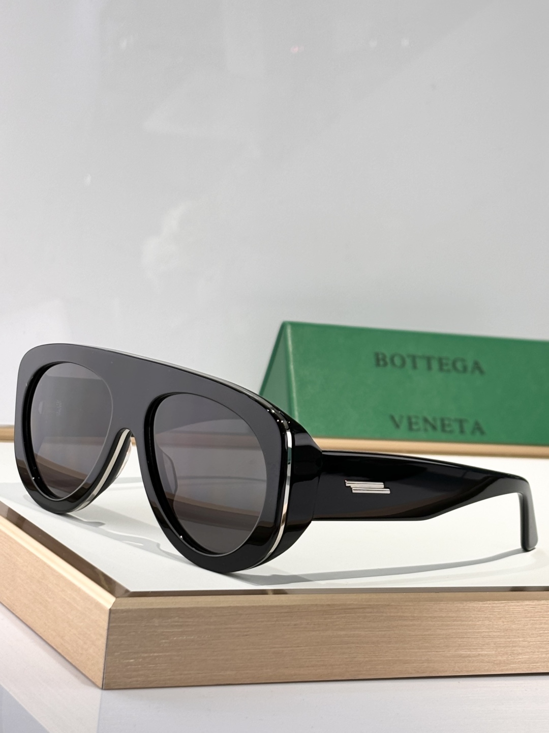  BOTTEGA VENET*
Oversized 
MODEL：BV1362S
SIZE58口17-1