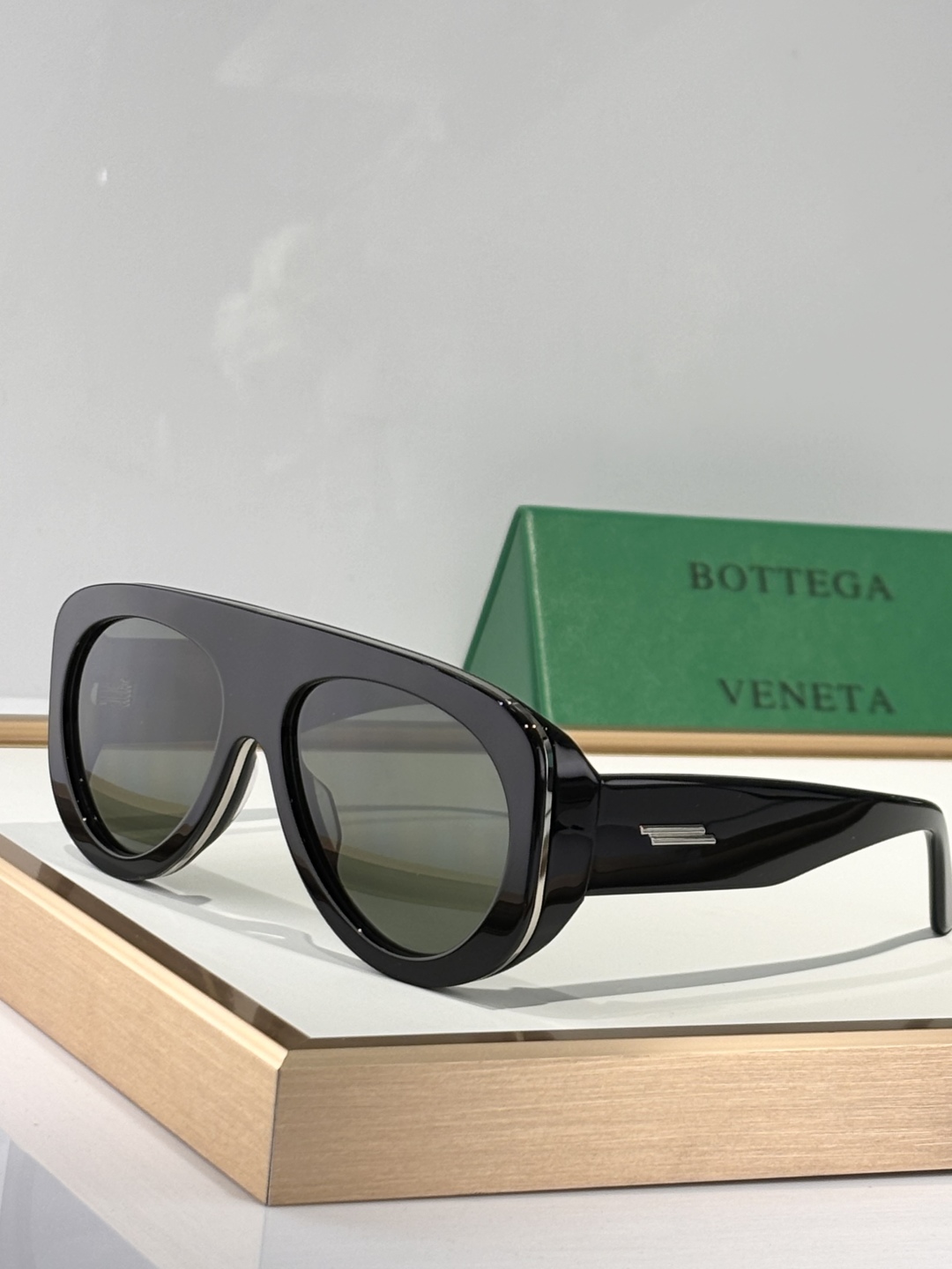  BOTTEGA VENET*
Oversized 
MODEL：BV1362S
SIZE58口17-1