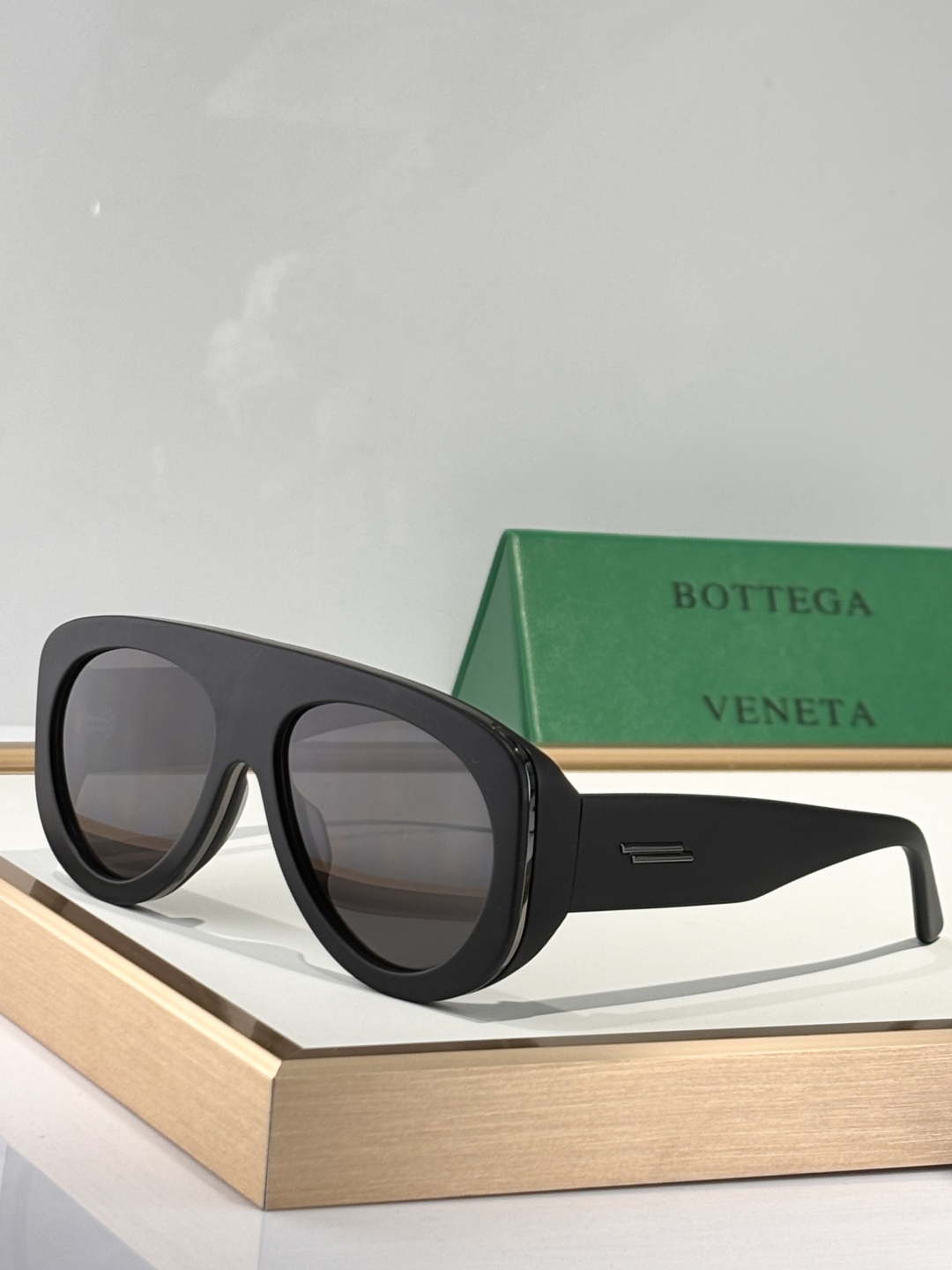  BOTTEGA VENET*
Oversized 
MODEL：BV1362S
SIZE58口17-1
